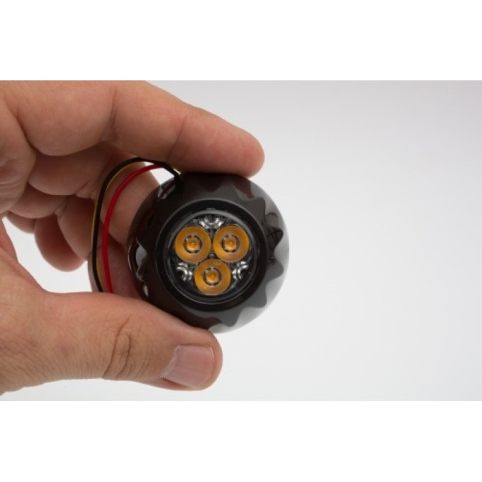 Blitz auto cu 3 LED-uri de mare putere si montaj de suprafata sau in far/lampa auto